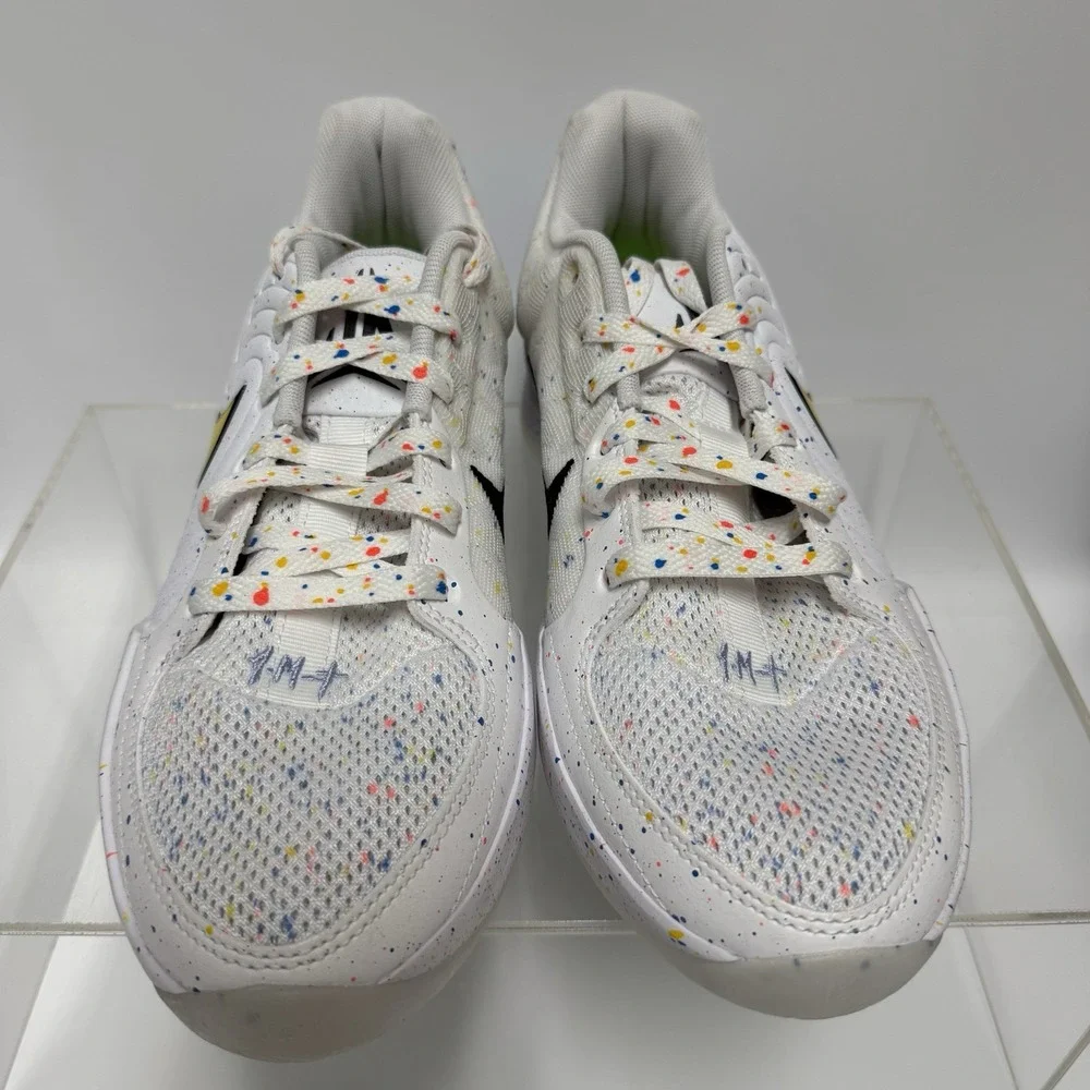 Nike ja white